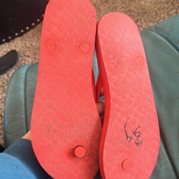 Coach women’s flip flops size 9/10 - Picture 4 of 5